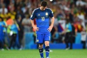 德国vs瑞典：克罗斯压哨任意球绝杀助德国2-1逆转保留出线希望