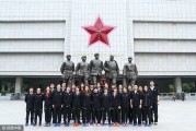 女篮将士寻根淮海战场 小推车精神激励新征程