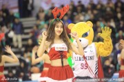 辽宁男篮主场大捷，赛场“鹿女郎”热舞点燃冬日激情