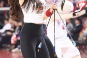 韩国篮球宝贝热舞助阵，曼妙身姿点燃职业联赛激情赛场