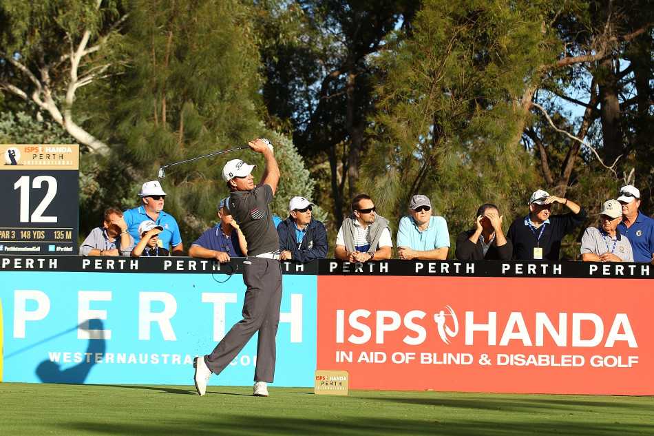 珀斯国际赛激战佳瑞浦湖群雄逐鹿展英姿 珀斯国际赛拉开帷幕,球员齐聚开球仪式,蓝天白云下竞技之旅启程