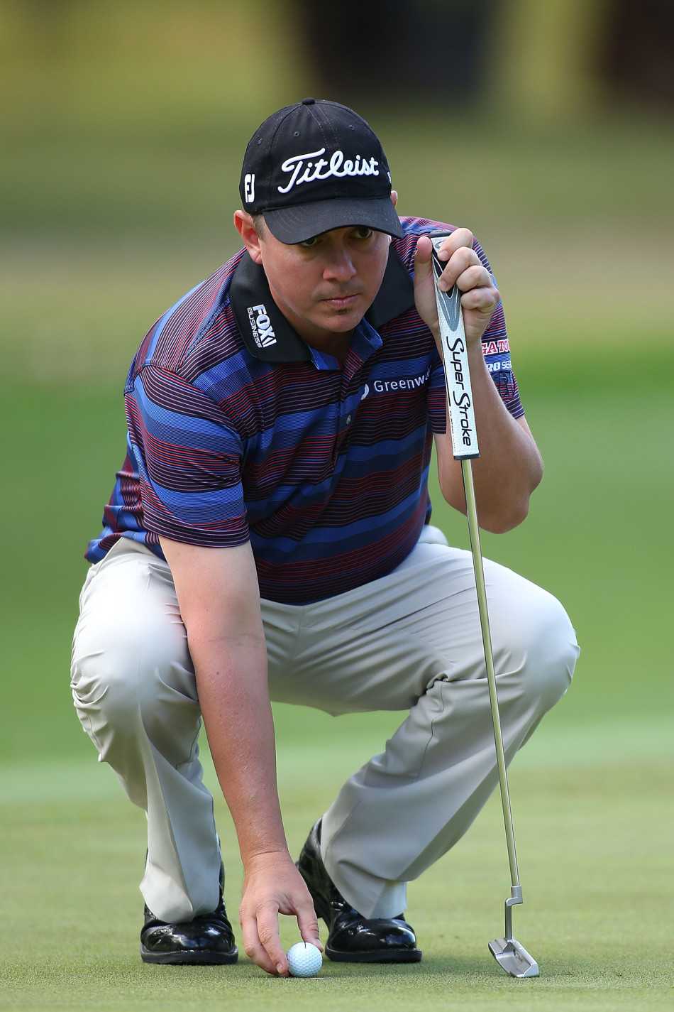 珀斯国际赛激战佳瑞浦湖群雄逐鹿展英姿 大莫里纳利在珀斯国际赛优雅开杆,晨曦中挥杆身影与自然融为一体