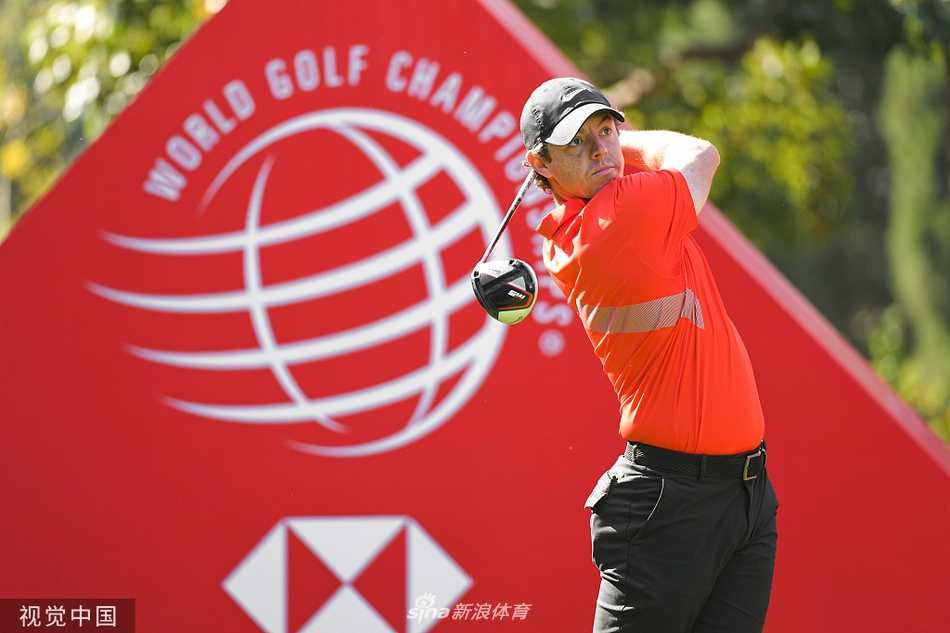 汇丰冠军赛次日菲茨帕特里克展精准球技半程领先 麦克罗伊强势紧随 罗里·麦克罗伊在球道上全力挥杆,身体扭转充满力量,小球向着果岭方向如炮弹般飞出