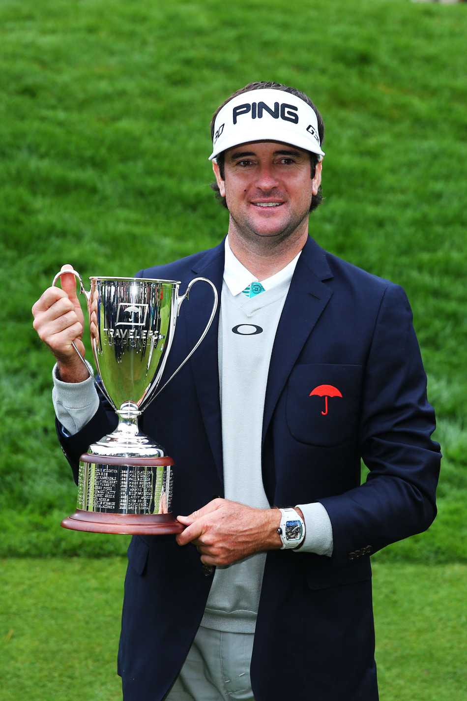 夺冠后，巴巴沃森在新闻发布会上开怀大笑，与全世界分享他的喜悦和如释重负的轻松感