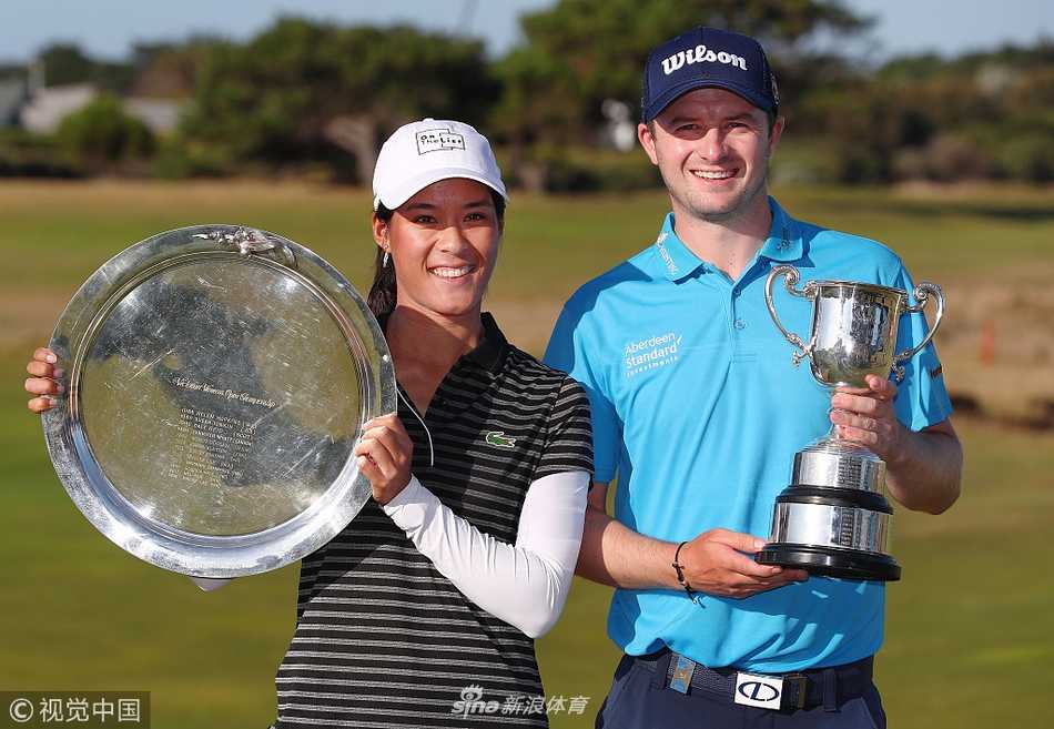 维克公开赛波蒂尔逆转夺LPGA首冠 吴秀贤考夫曼憾失良机 澳大利亚选手萨拉·克普在果岭上专注推杆,她决赛轮狂抓九鸟的表现为比赛注入了最大悬念