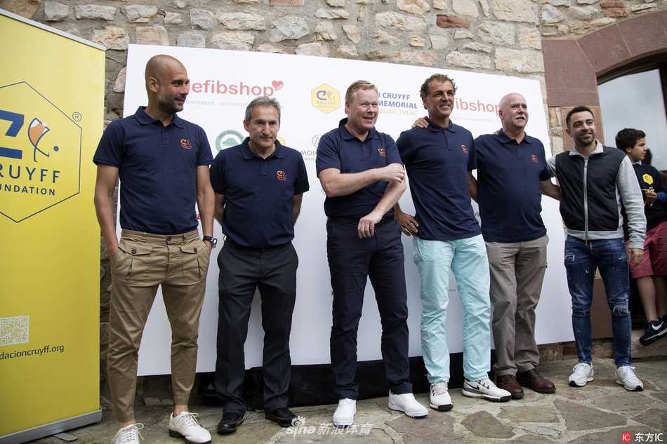 活动参与者合影留念，现场充满欢声笑语，慈善赛事圆满成功