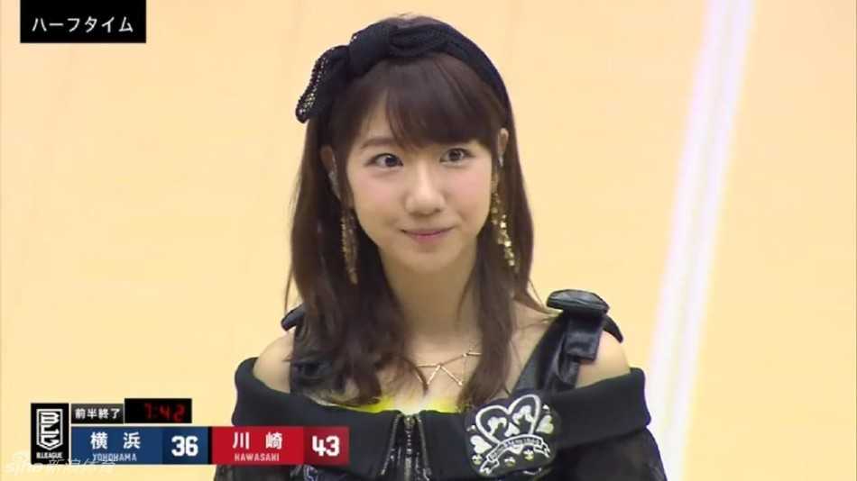 柏木由紀魅力炸裂篮球联赛 写真女神再现勾魂诱惑 柏木由纪身着性感黑色主题比基尼,在海边尽情释放惹火魅力,完美身材堪称宅男女神典范