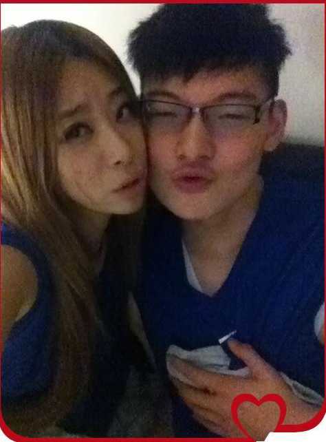 王哲林:从青涩少年到CBA万分先生的蜕变之路,感情生活亦成长 并肩而坐的温馨瞬间,两人互动自然,记录下王哲林在紧张训练比赛之余的温情时刻