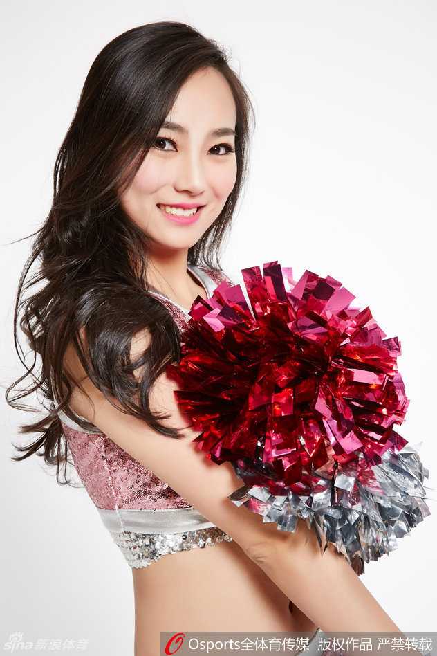 粉嫩写真展多样魅力,浙江蕞红啦啦队甜美与性感的梦幻协奏 婀娜身姿展露妙曼小蛮腰,清新气质中透出丝丝妩媚