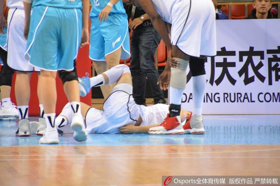 赛后，大庆队员神情落寞地离场，尽管失利，但她们在比赛中展现的拼搏精神令人动容