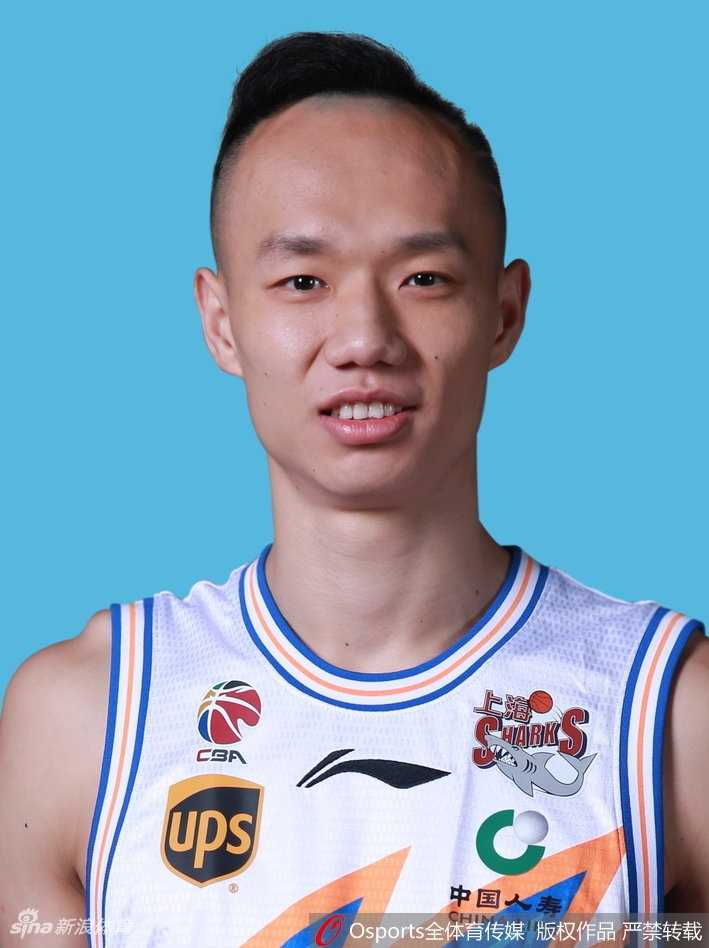 上海男篮新势力,大鲨鱼昂首再启航 内线悍将董瀚麟霸气外露,强力加盟充实大鲨鱼内线