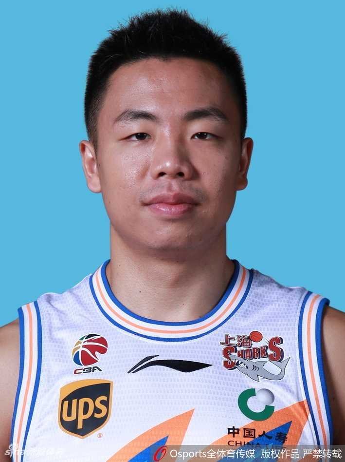 上海男篮新势力,大鲨鱼昂首再启航 潜力新星罗汉琛神情专注,期待成为下一个刘晓宇