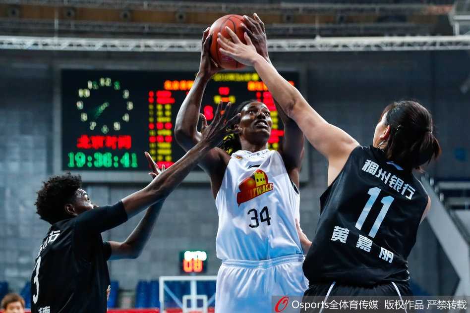 京浙大战风云突变 卫冕冠军主场血洗浙江强势扳平 史秀峰外线张弓搭箭,三分穿云助燃主场狂潮