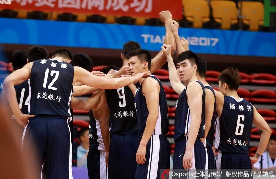 全运赛场粤军终显威,阿联领衔广东力克八一取连胜 姚明端坐主席台目光如炬,表情严肃中带着一丝对后辈的期许