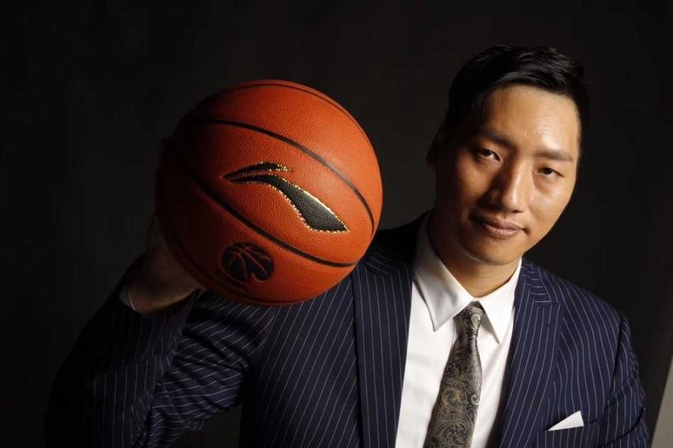 南京同曦大圣启新程 群英荟聚紫金山下 宝岛勒布朗周仪翔,眼神坚毅蓄势待发,肌肉线条蕴含爆炸力量。