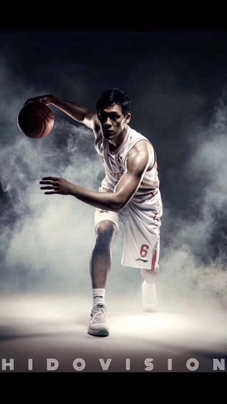 南京同曦大圣启新程 群英荟聚紫金山下 宋建骅与队友击掌相庆,兄弟齐心其利断金,团队氛围热血融洽。