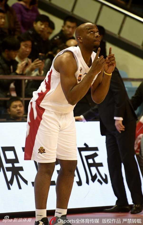 吉林主场惨败广厦,队魂爆发引领狂潮 林志杰外线手起刀落,首节三分球四投全中,独得14分点燃全场