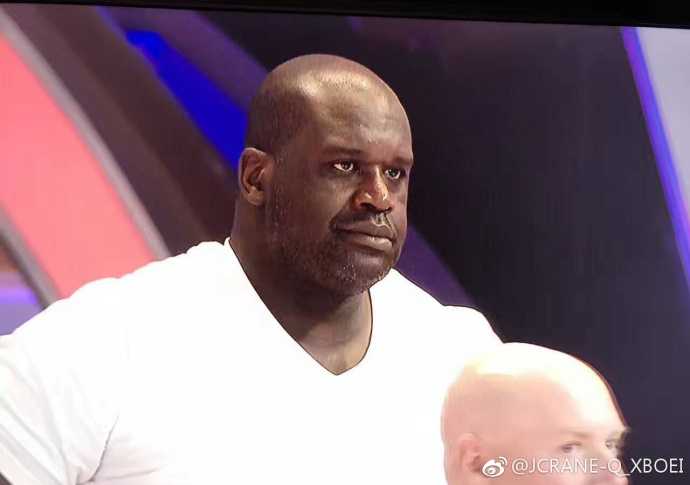 大鲨鱼驾到!奥尼尔在来吧冠军背起何炅,把贾乃亮宋茜都玩坏了 袁弘在场上展现出惊人的运动天赋,面对职业球员刘晓宇的防守,他凭借一股不服输的拼劲成功突破得分