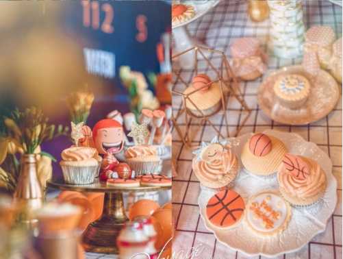 孙悦与陈露为爱子举办篮球主题周岁宴 一家四口温馨有爱 生日会上的三层主题蛋糕格外引人注目,蛋糕上精心装饰着篮球、球衣和球鞋等翻糖造型,细节栩栩如生。