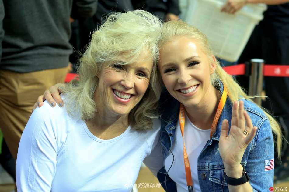 寂寞大神的温情一战:弗雷戴特狂砍54分,母亲与爱妻现场见证加时险胜 弗雷戴特母亲与爱妻现场观战