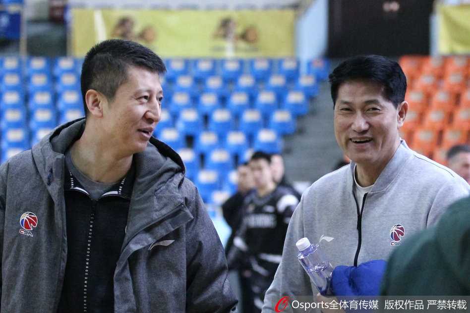 辽宁队进行分组对抗训练，球员们跑动积极，配合默契，整体备战状态渐入佳境。