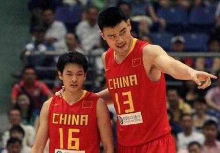 国际赛场上陈江华如“亚洲威少”般快攻突破，面对防守球员依然风驰电掣