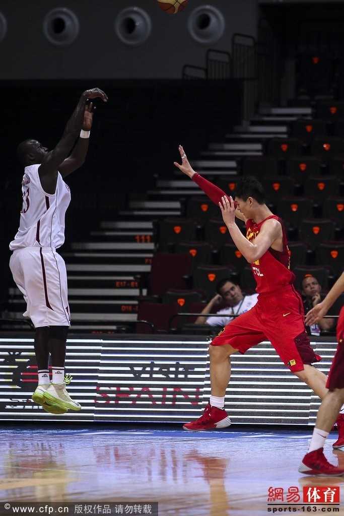 2017男篮亚洲杯：郭艾伦30分大爆发，中国92-67横扫卡塔尔迎首胜