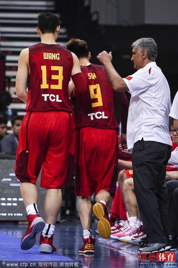 2017男篮亚洲杯：郭艾伦30分大爆发，中国92-67横扫卡塔尔迎首胜