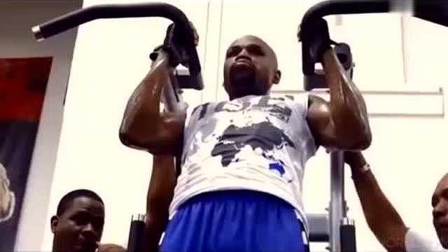 世纪跨界收官:梅威瑟第十回合TKO嘴炮 世纪跨界收官:梅威瑟第十回合TKO嘴炮