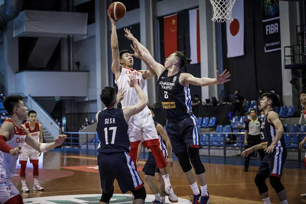 东亚锦标赛中华台北男篮77-64逆转韩国队史首夺冠，刘铮23分戴维斯双十破韩四连霸