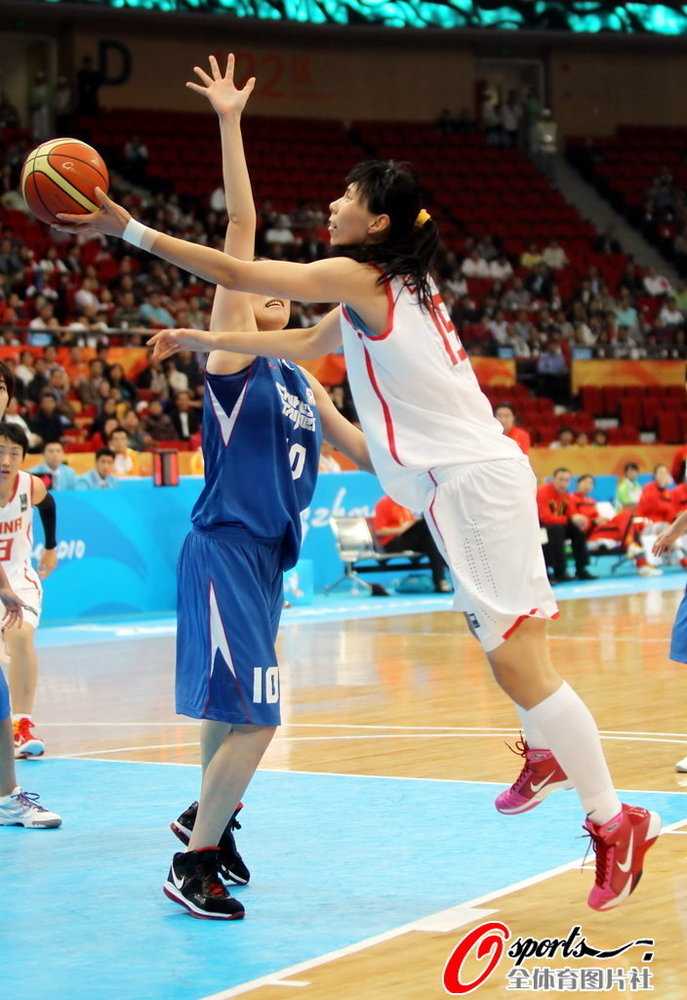 中国女篮亚冠75-62轻取中华台北，杨舒予18分率队全胜晋级