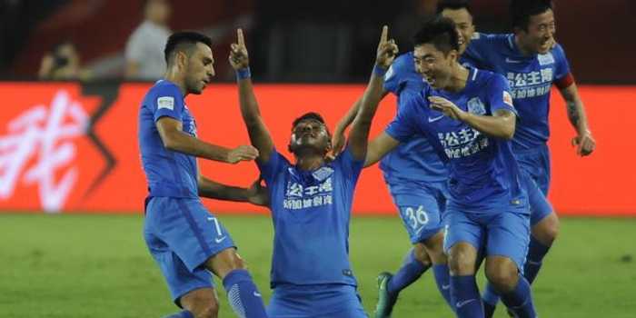 中超德比黄牌大战：恒大5-0血洗富力