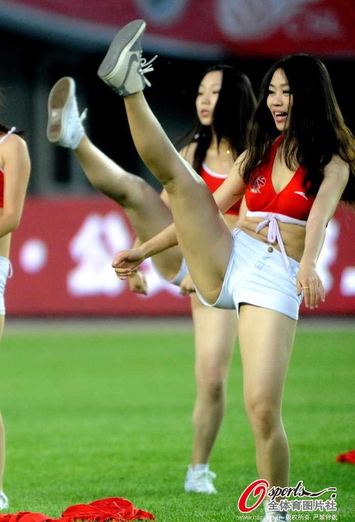 中超第7轮辽宁宏运1-1青岛中能：埃杜点射+10人青岛布鲁诺任意球绝平