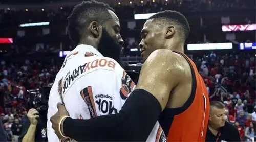 哈登41分打崩雷霆，火箭主场掀翻双少