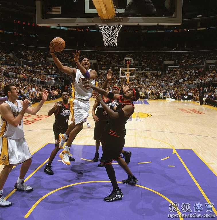 字母哥三双打崩76人，费城三连败排名告急