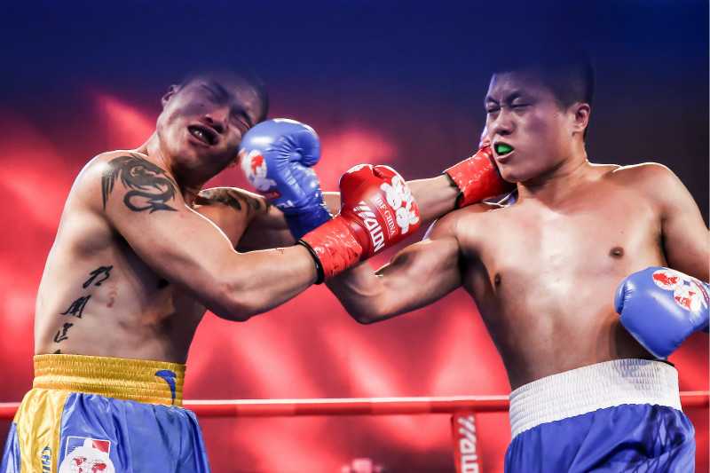 浦和红钻vs济州联亚冠群殴门：逆转+肘击+追打混战