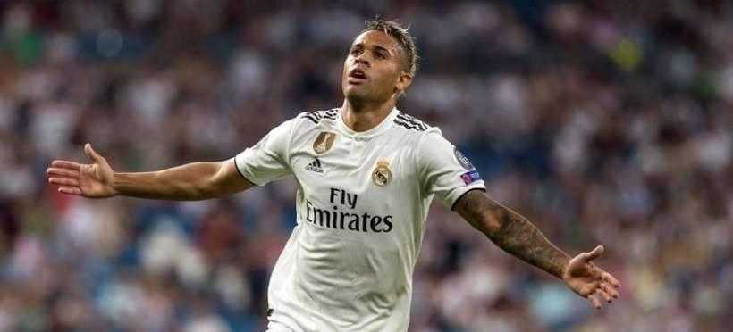 皇马4-2巴萨：银河战舰三叉戟齐开火，国家德比伯纳乌碾压