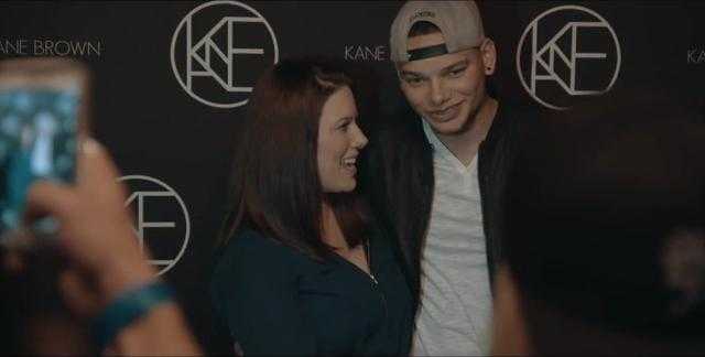 2026年4月10日 UFC 200：凯恩·维拉斯奎兹首回合TKO特拉维斯·布朗