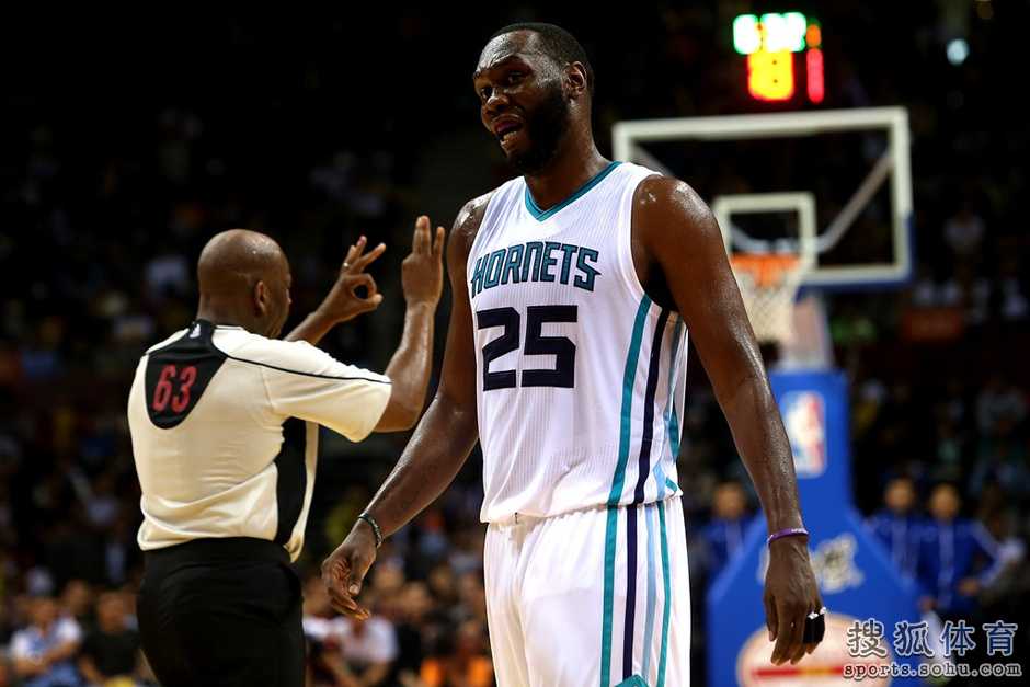 42分狂胜！中国赛黄蜂两破快船