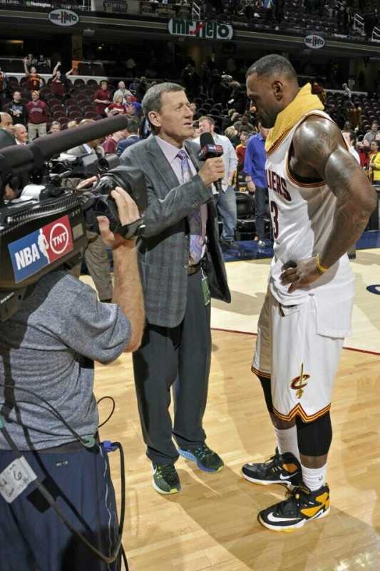 【标题】残阵勇士爆冷客胜骑士 斯潘塞生涯新高19分