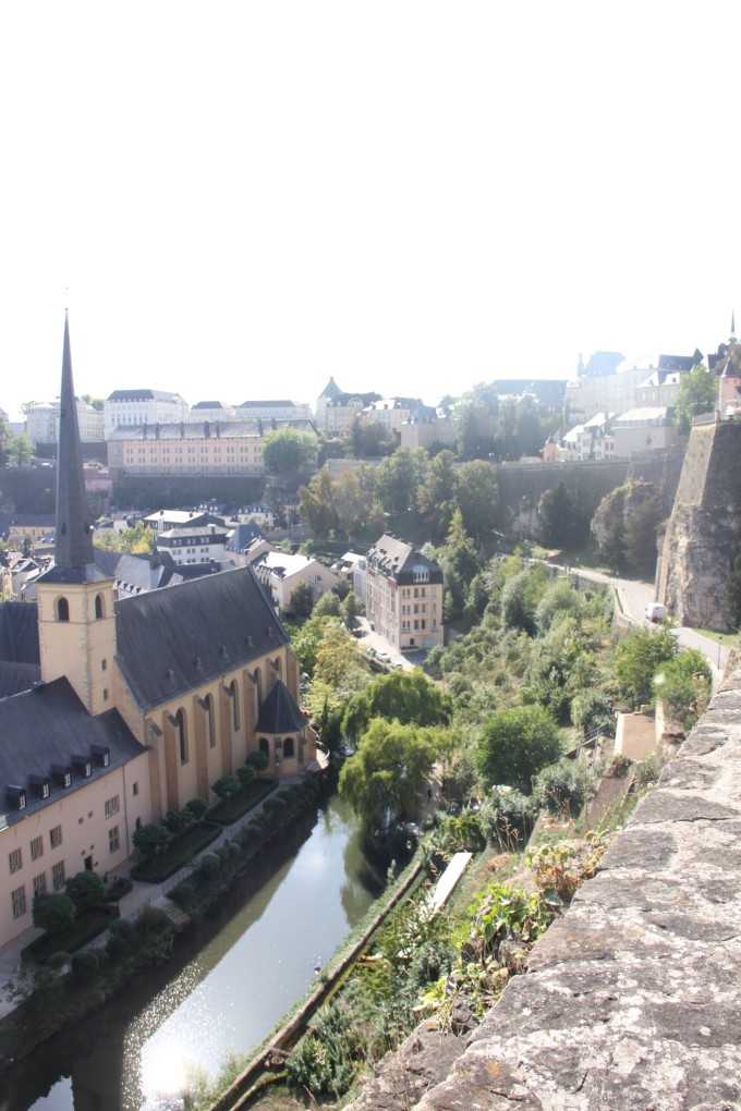 世预赛-荷兰5-0卢森堡 斯内德破纪录+罗本建功