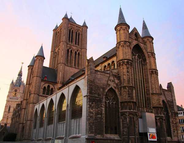 世预赛-荷兰5-0卢森堡 斯内德破纪录+罗本建功