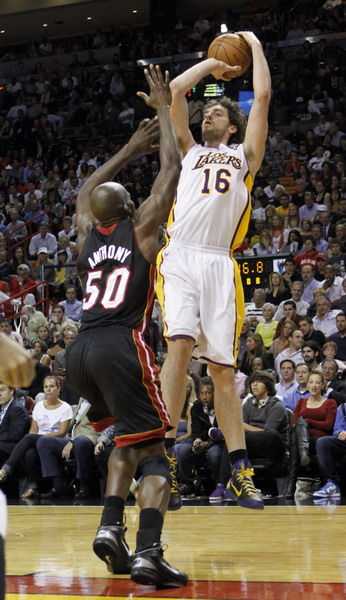 东契奇60分+詹姆斯历史出场王 湖人逆转热火