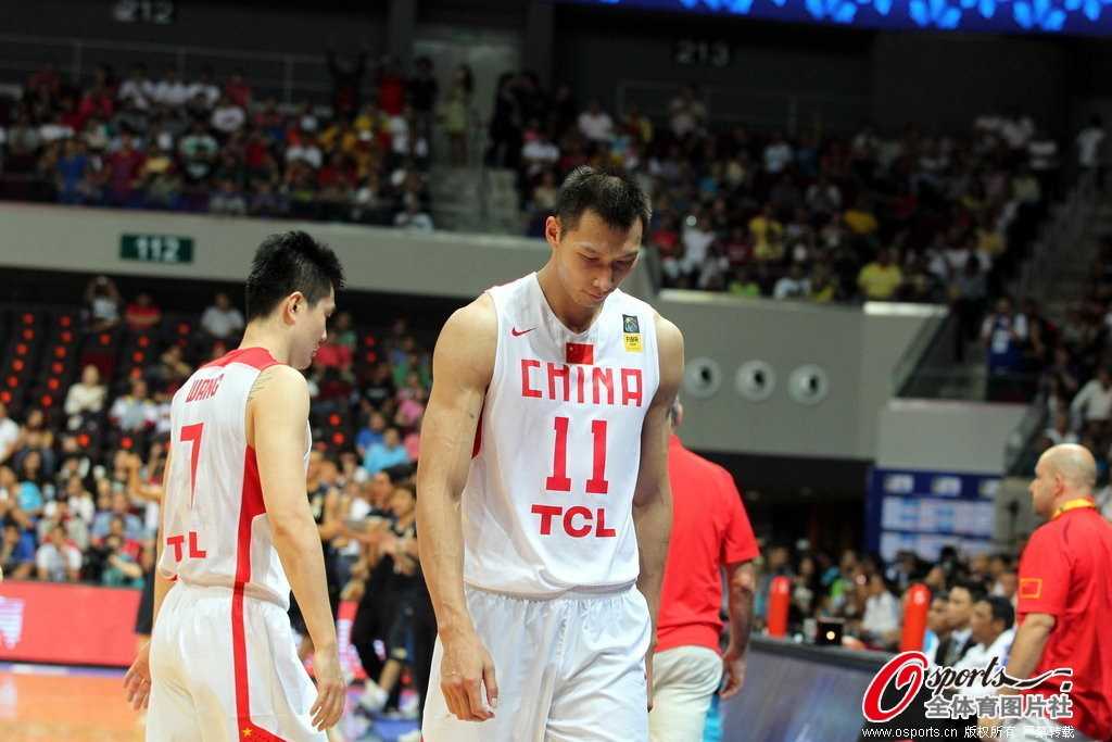 亚锦赛中国男篮79-71力克韩国，时隔十年重返四强