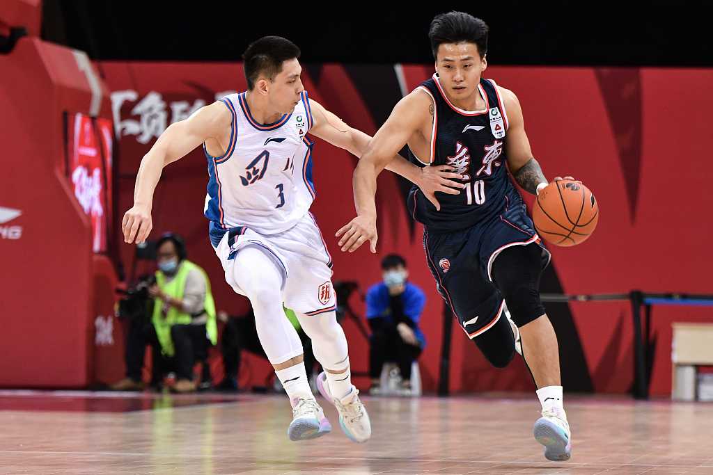 北控2分险胜四川送12连败，新援首秀廖三宁18+6+5