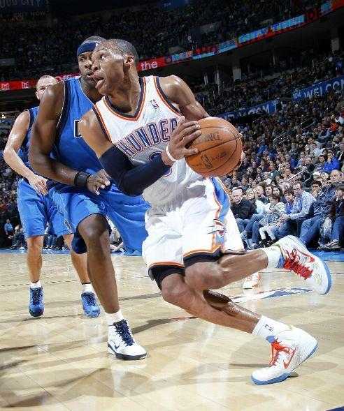 卫冕冠军拒22分逆转！亚历山大38分巴特勒伤退 雷霆客场力擒勇士