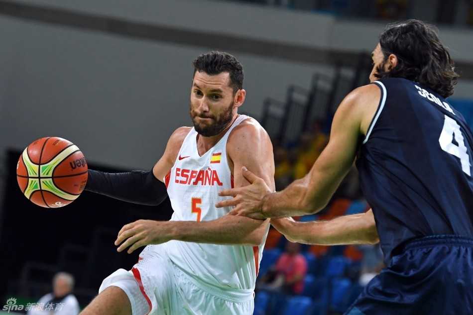 奥运男足决赛：西班牙加时5-3法国夺金，费尔明双响卡梅洛封神