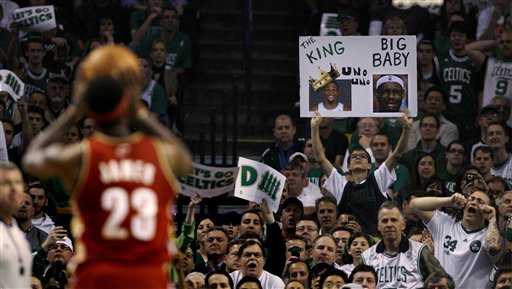 掘金103-84大胜凯尔特人，约基奇30分主场碾压绿军