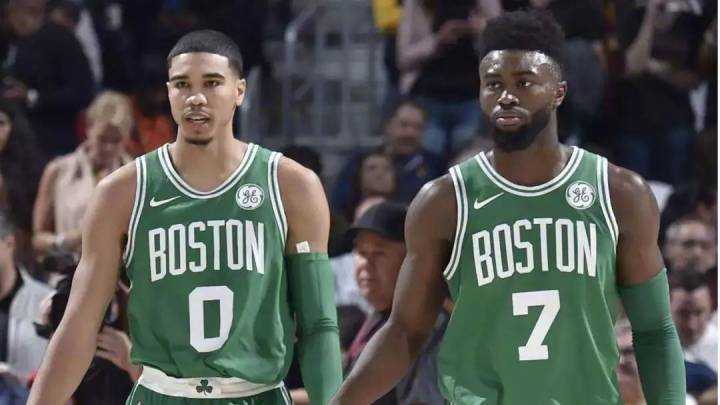 掘金103-84大胜凯尔特人，约基奇30分主场碾压绿军