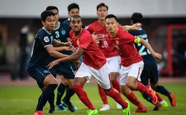 恒大2-0上港锁定争冠主动权，塔利斯卡双响建功